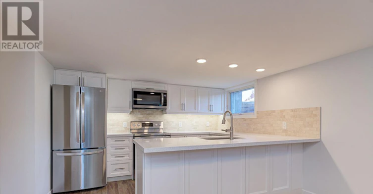 402 Jane Street, Toronto, ON, M6S 3Z5