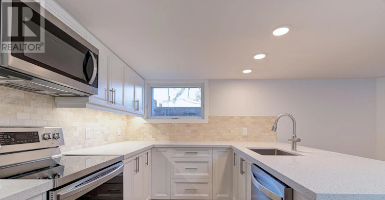 402 Jane Street, Toronto, ON, M6S 3Z5 - 4