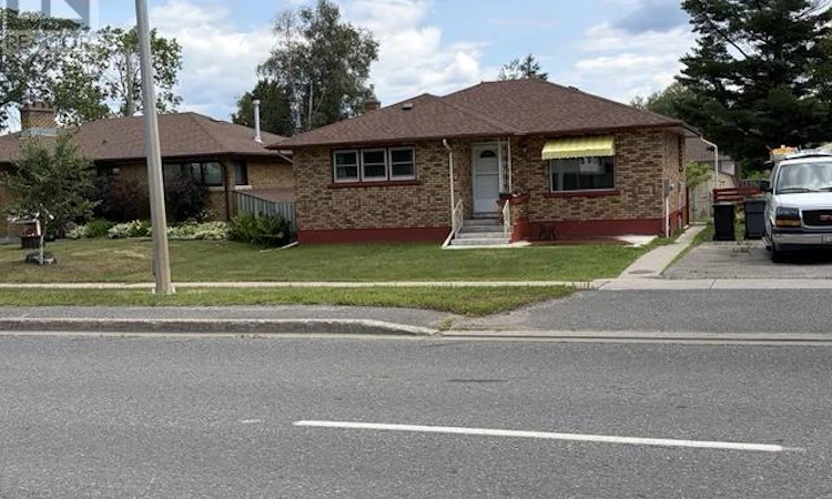 290 Hodder Avenue
