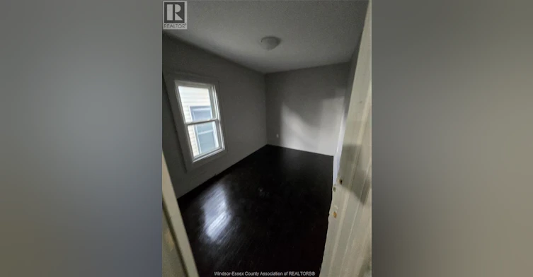 924 Pierre, Windsor, ON, N9A 2K9 - 8