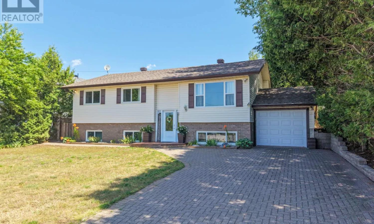 22 Tamerack Avenue