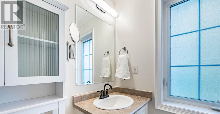 419 Rossland Road E, Ajax, ON, L1Z 0M7 - 32