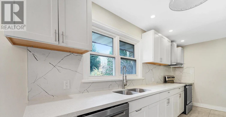 MAIN LEVEL-5866 Valley Way, Niagara Falls, ON, L2E 1Y1 - 7