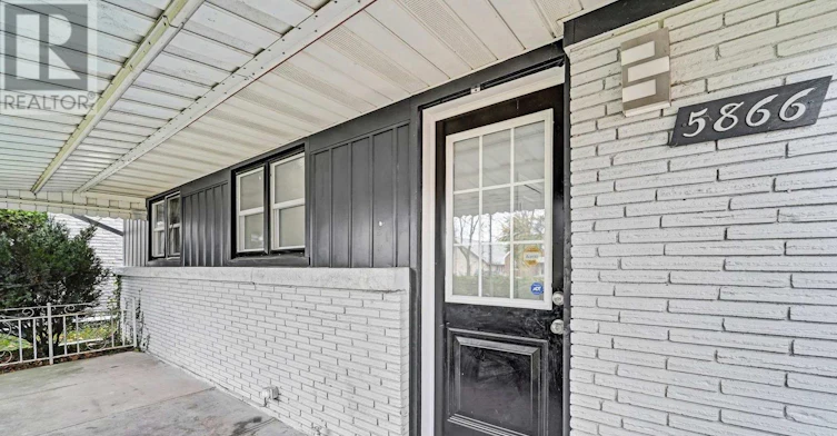 MAIN LEVEL-5866 Valley Way, Niagara Falls, ON, L2E 1Y1 - 2