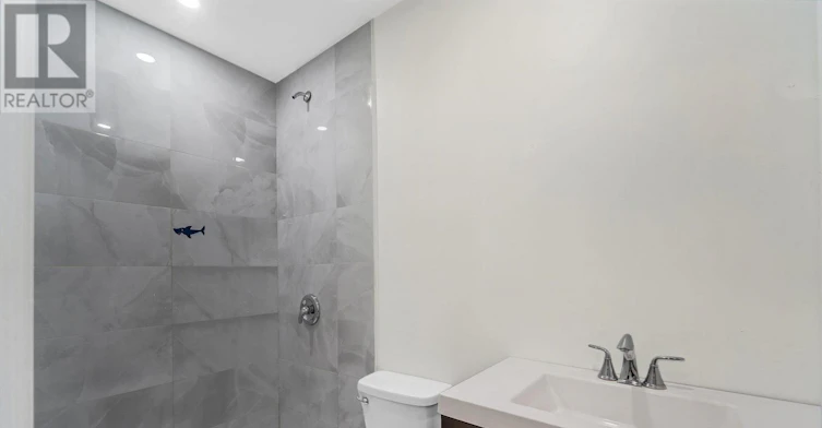 LOWER UNIT-5866 Valley Way, Niagara Falls, ON, L2E 1Y1 - 8