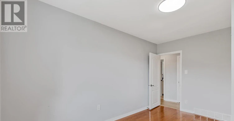 MAIN-71 Organ Crescent, Hamilton, ON, L8T 1Y8 - 16