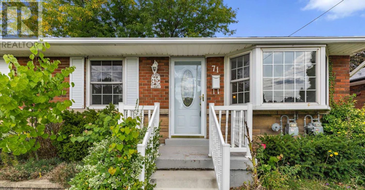 MAIN-71 Organ Crescent, Hamilton, ON, L8T 1Y8