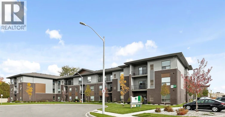 205-5840 Newman, Lasalle, ON, N9H 1S5 - 3