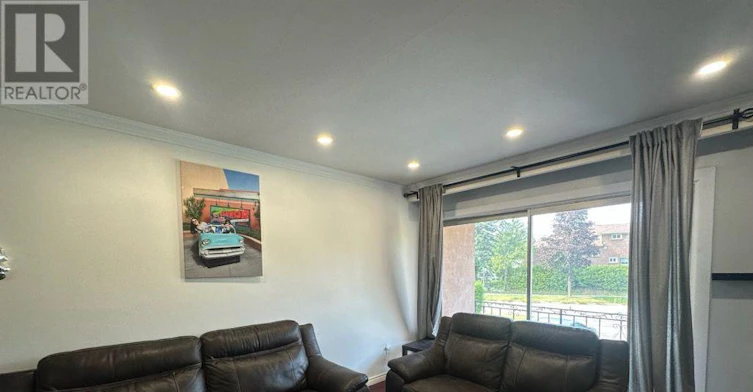 6 Harrington Crescent, Toronto, ON, M2M 2Y5 - 5