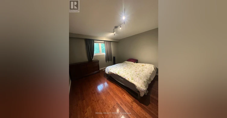 6 Harrington Crescent, Toronto, ON, M2M 2Y5 - 7