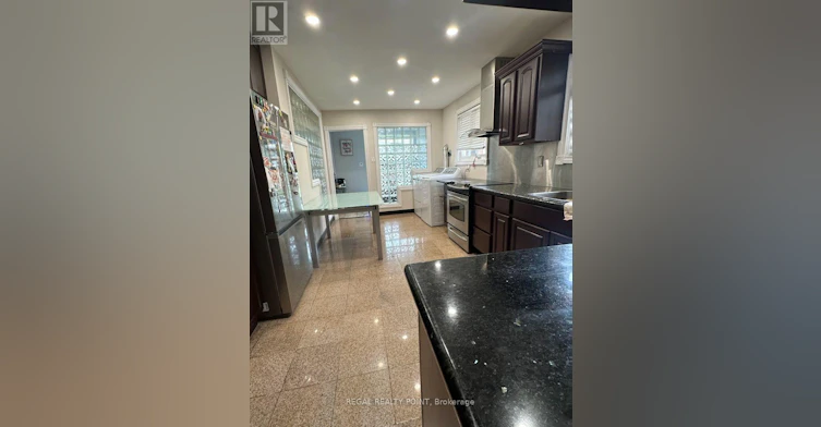6 Harrington Crescent, Toronto, ON, M2M 2Y5 - 3