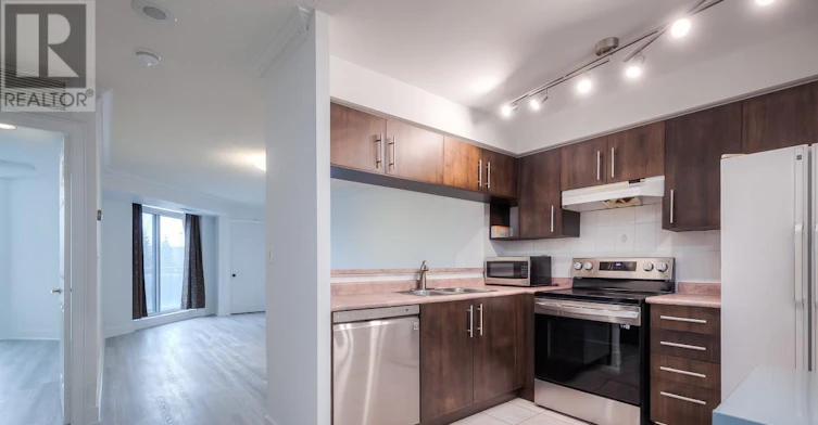 511-190 Manitoba Street, Toronto, ON, M8Y 3Y8