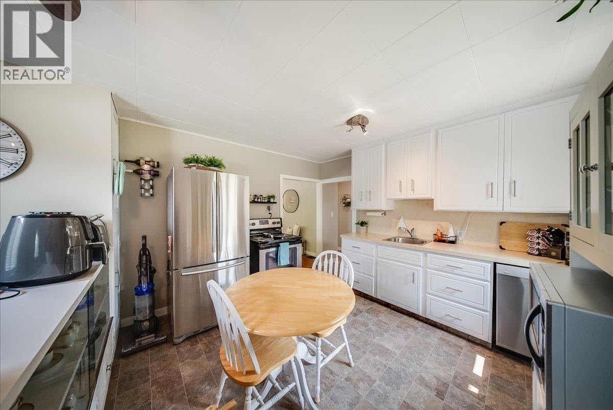 1112 Marianna Crescent, Trail, BC, V1R 1C7 - 9