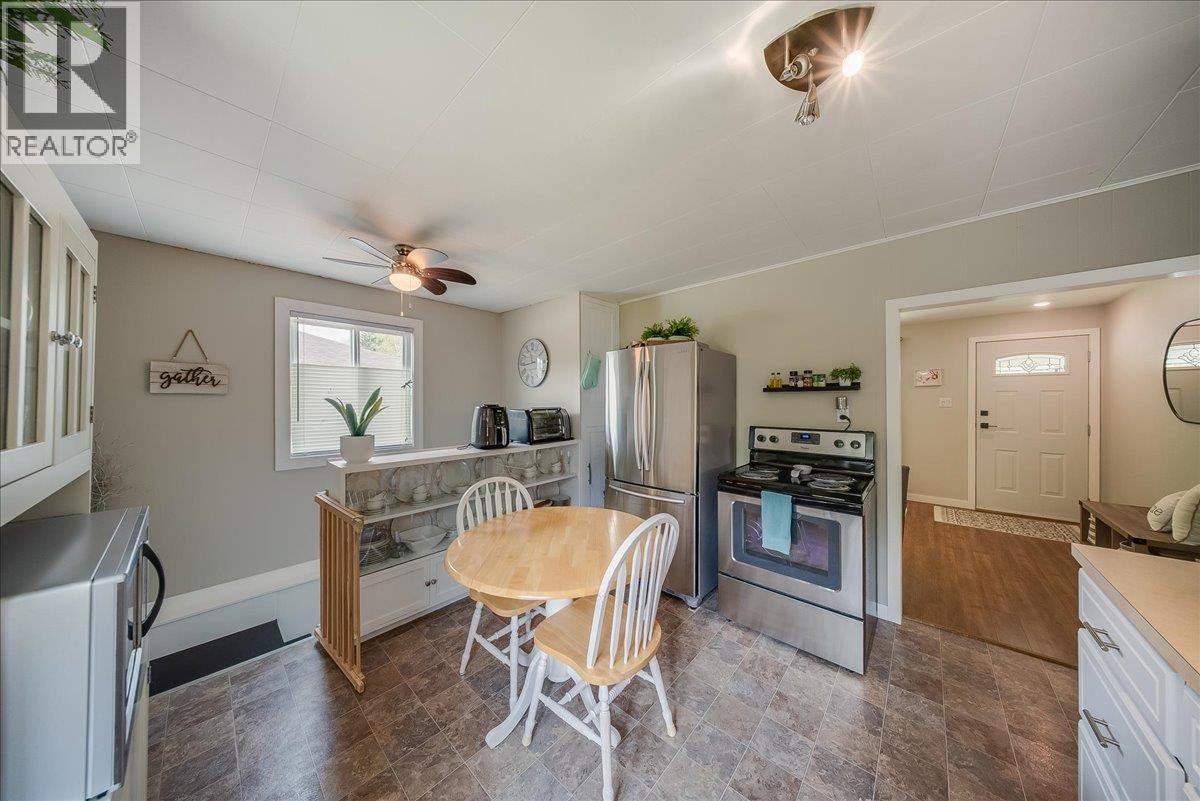 1112 Marianna Crescent, Trail, BC, V1R 1C7 - 10