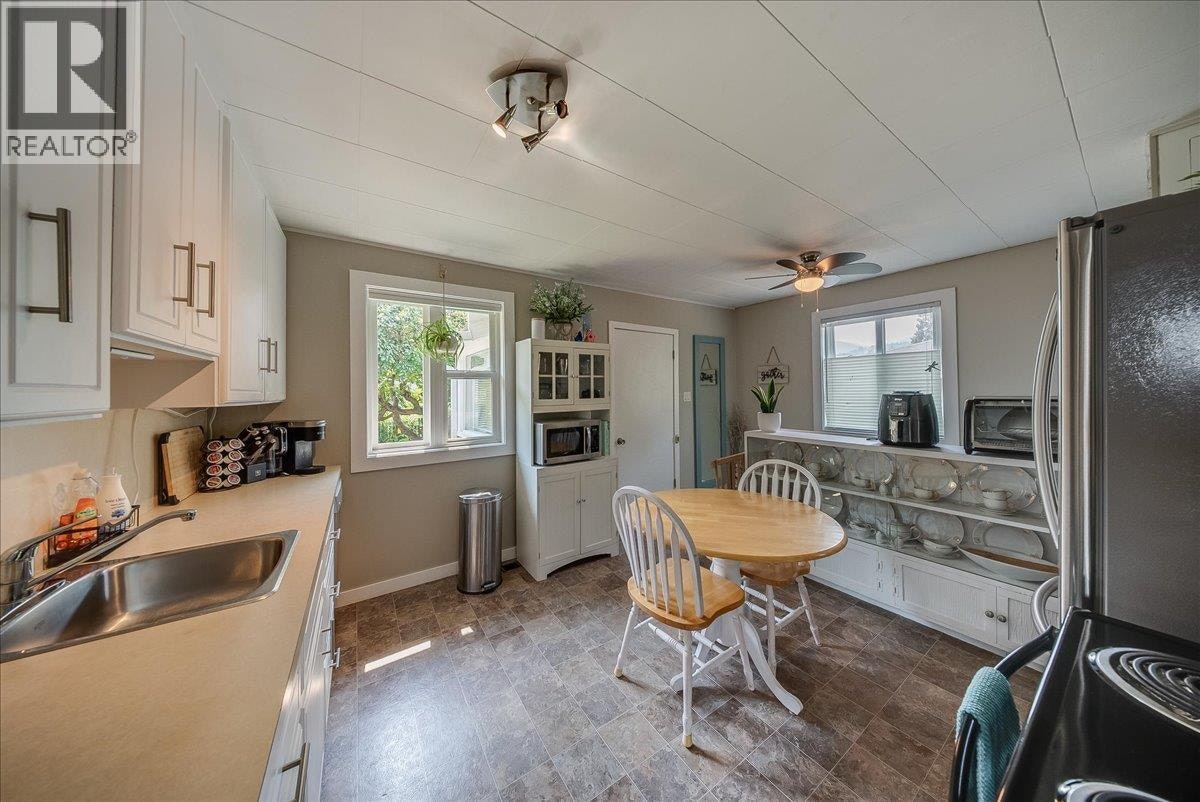 1112 Marianna Crescent, Trail, BC, V1R 1C7 - 7