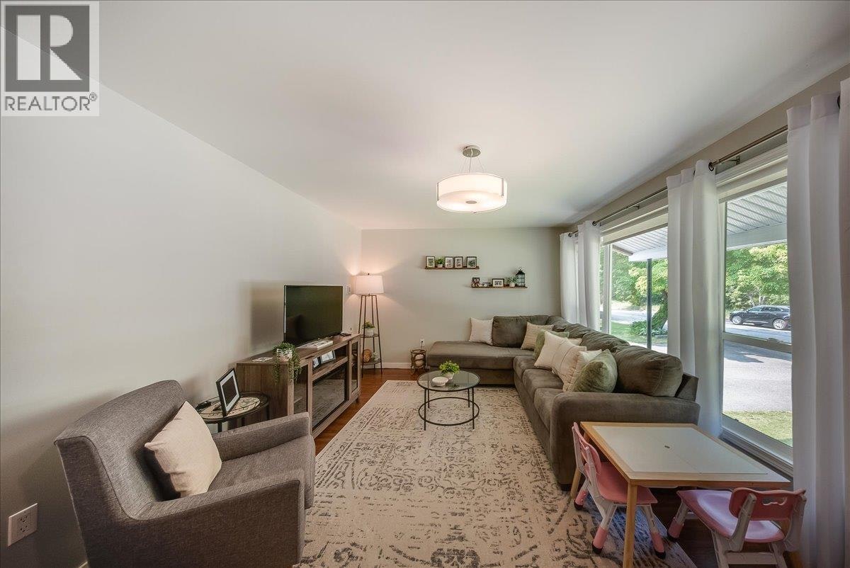 1112 Marianna Crescent, Trail, BC, V1R 1C7 - 6