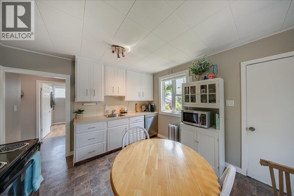 1112 Marianna Crescent, Trail, BC, V1R 1C7 - 8