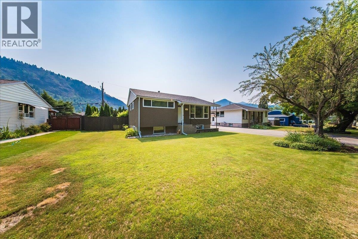 1112 Marianna Crescent, Trail, BC, V1R 1C7 - 32