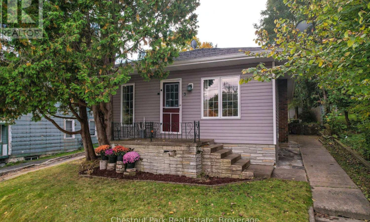 3 Cora Street E