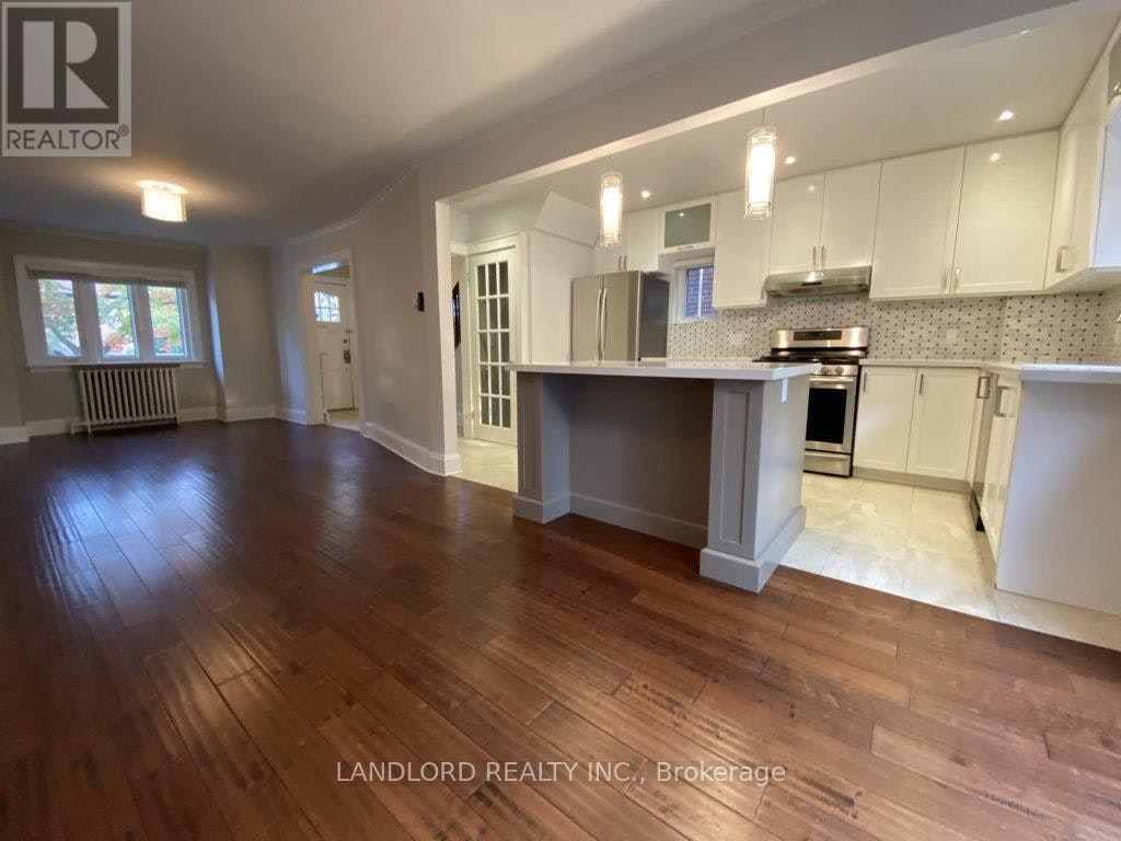 22 Lorindale Avenue, Toronto, ON, M5M 3C2
