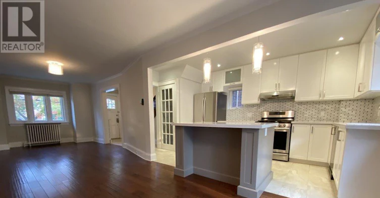 22 Lorindale Avenue, Toronto, ON, M5M 3C2