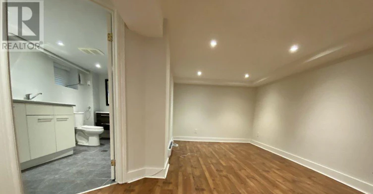 22 Lorindale Avenue, Toronto, ON, M5M 3C2 - 28