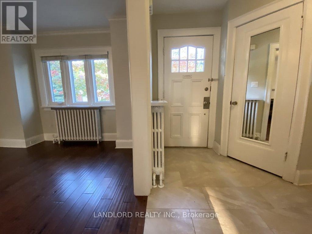 22 Lorindale Avenue, Toronto, ON, M5M 3C2 - 13