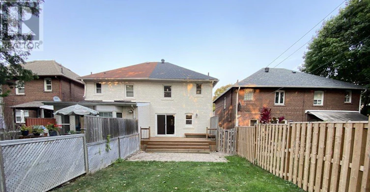 22 Lorindale Avenue, Toronto, ON, M5M 3C2 - 35