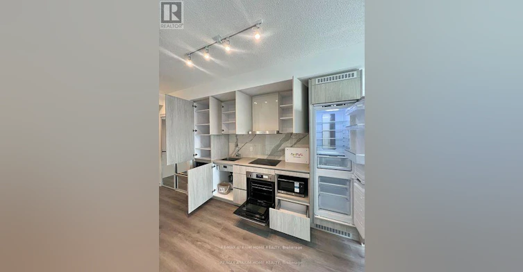 1707-28 Interchange Way, Vaughan, ON, L4K 0P8 - 3