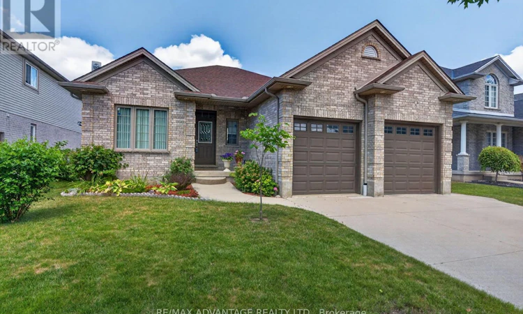 8 Willard Crescent