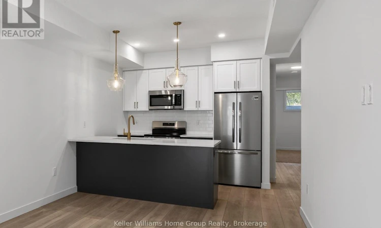 136-824 Woolwich Street