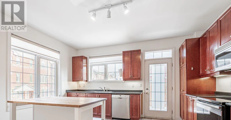 102 Natalie Place, Toronto, ON, M4M 3P7 - 17