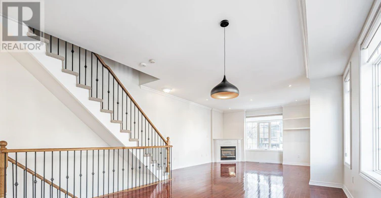 102 Natalie Place, Toronto, ON, M4M 3P7 - 11