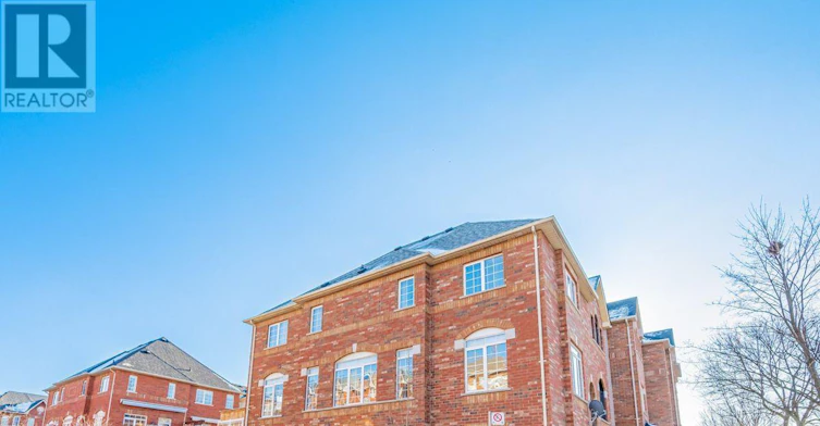 102 Natalie Place, Toronto, ON, M4M 3P7 - 2