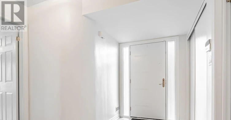 102 Natalie Place, Toronto, ON, M4M 3P7 - 3