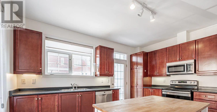 102 Natalie Place, Toronto, ON, M4M 3P7 - 18