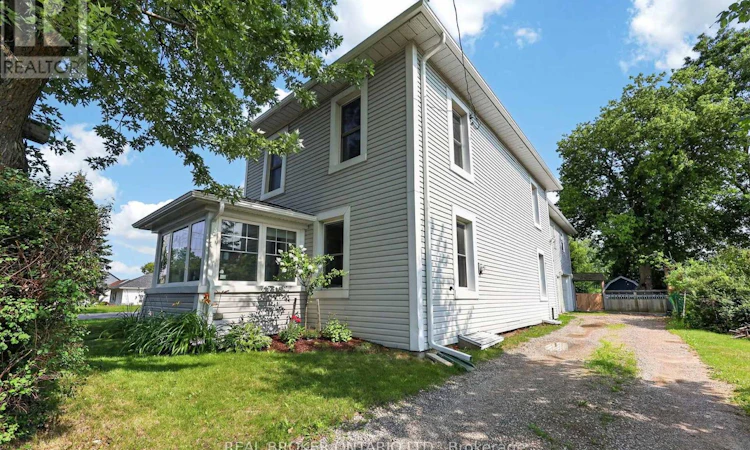 5631 Mount Albert Road