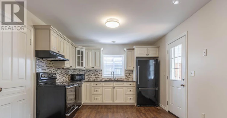 30 Walnut Street, St. Catharines, ON, L2T 1H5 - 6