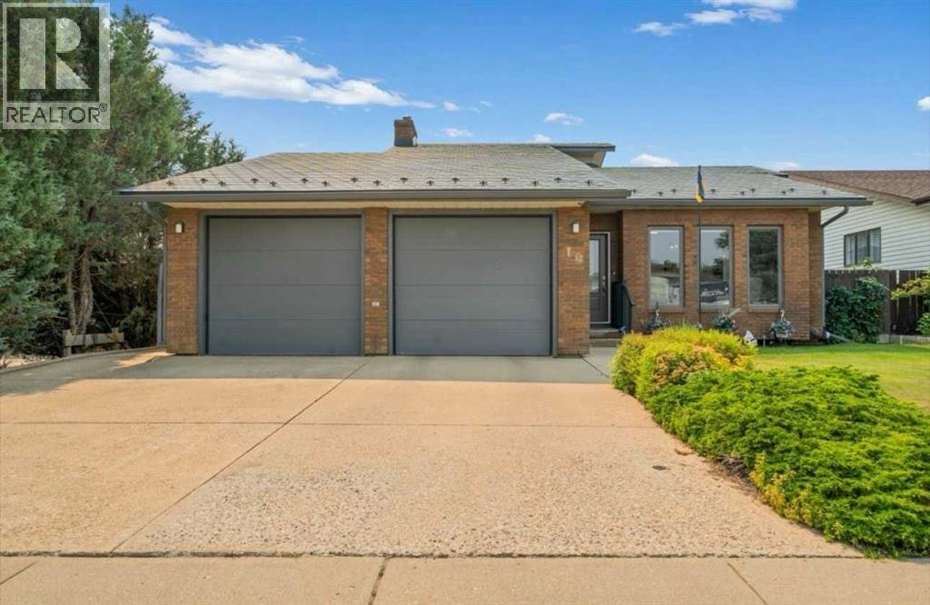 16 Carry Court SE, Medicine Hat, AB, T1B 3T9