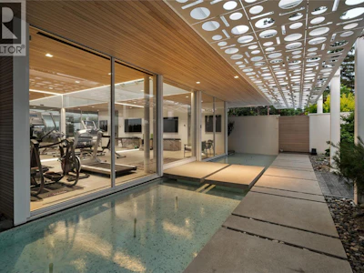 4110 Lakeshore Road - 2