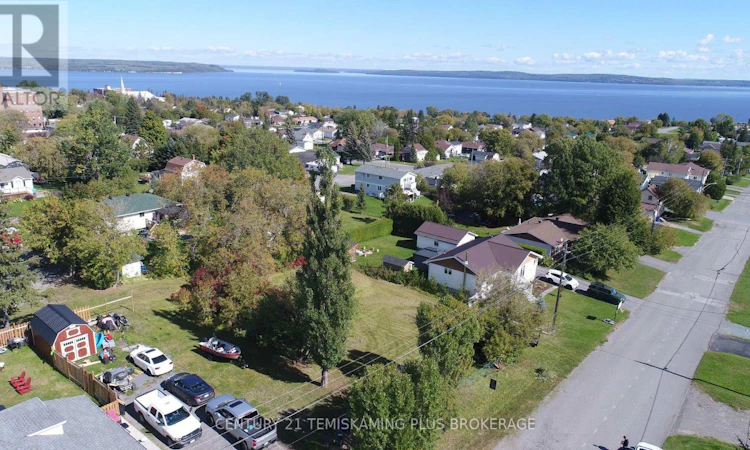 141-142 Algonquin Drive