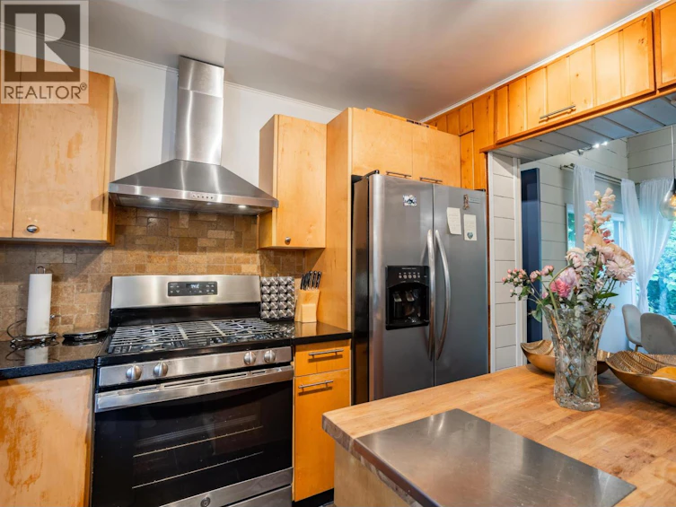 4479 Marine Drive, Burnaby, BC, V5J 3G1 - 11