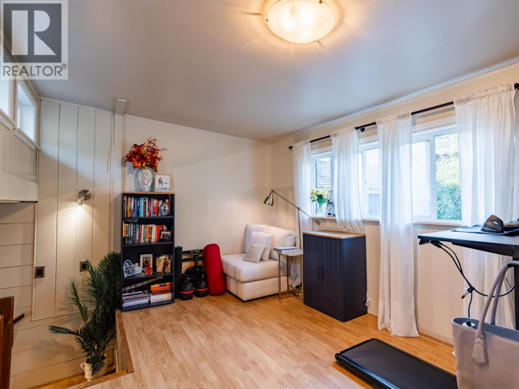 4479 Marine Drive, Burnaby, BC, V5J 3G1 - 16