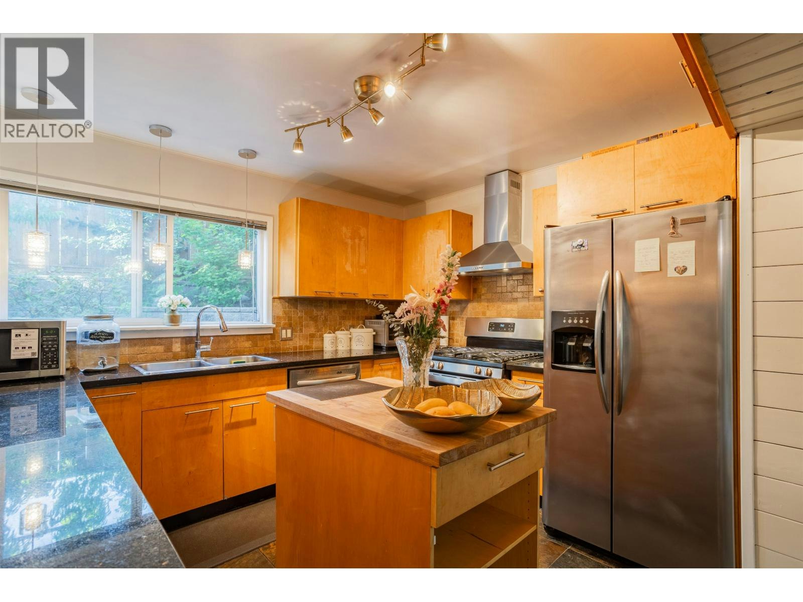 4479 Marine Drive, Burnaby, BC, V5J 3G1 - 12
