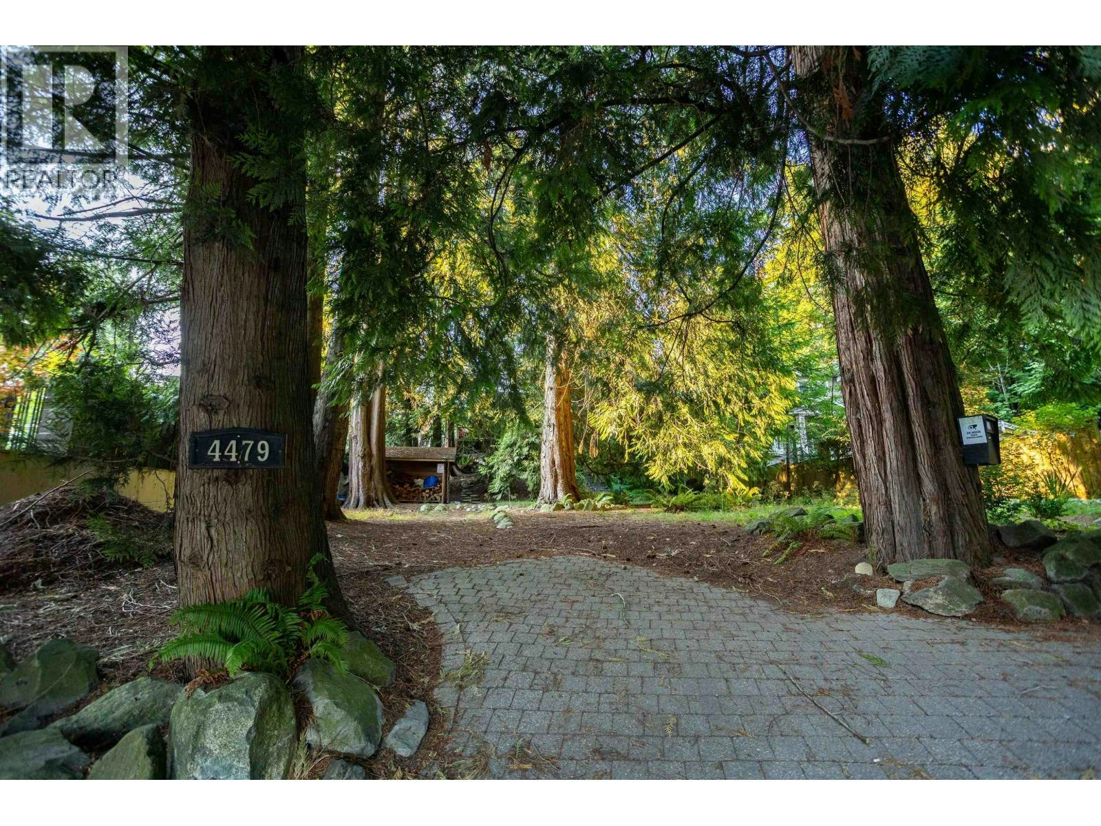 4479 Marine Drive, Burnaby, BC, V5J 3G1 - 35