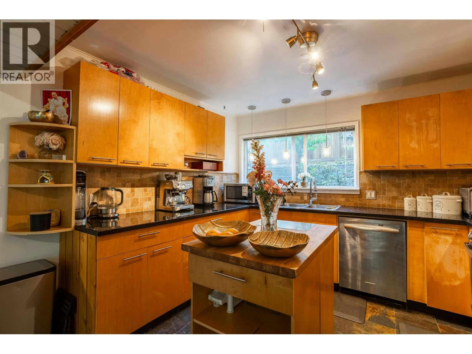 4479 Marine Drive, Burnaby, BC, V5J 3G1 - 9
