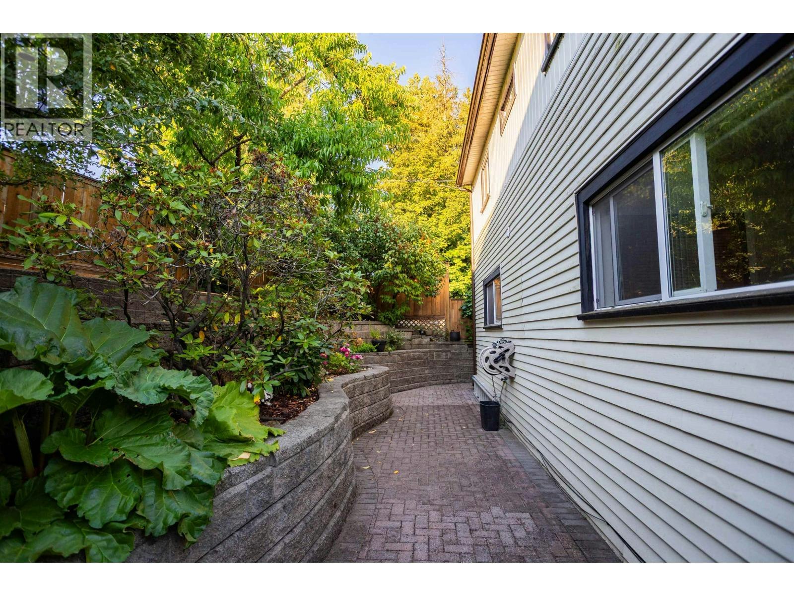 4479 Marine Drive, Burnaby, BC, V5J 3G1 - 32