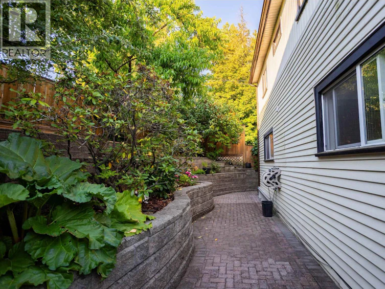 4479 Marine Drive, Burnaby, BC, V5J 3G1 - 32