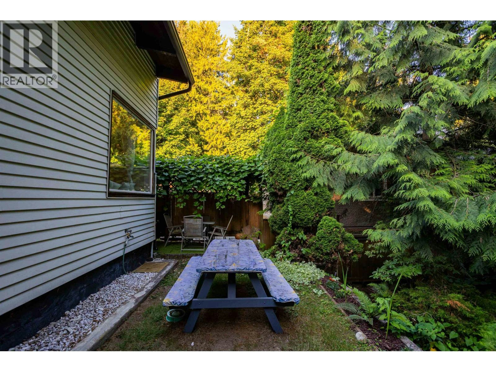 4479 Marine Drive, Burnaby, BC, V5J 3G1 - 25