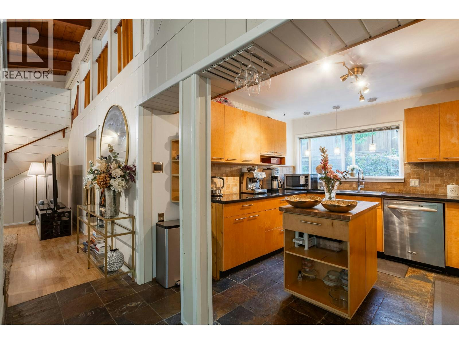 4479 Marine Drive, Burnaby, BC, V5J 3G1 - 8